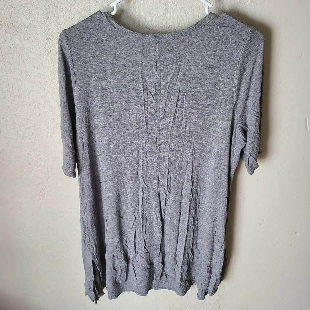 Motherhood Maternity Basic Tops Bundle - Picture 10 of 11